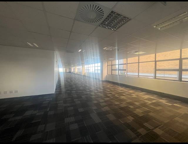 1,648M² OFFICE TO LET IN ROSEBANK